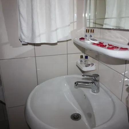 Sun Fire Hotel 2*